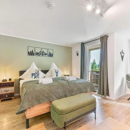 H5 303, Kingsize Bett, Netflix, Balkon, Pool