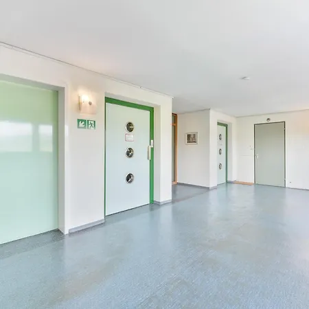 H5 303, Kingsize Bett, Netflix, Balkon, Pool